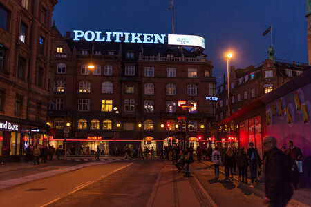 Dánský deník Politiken chce v budoucnu pro cesty svých reportérů méně využívat letadel, která jsou zdrojem emisí oxidu uhličitého, a tím přispět k omezení klimatických změn.