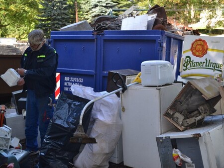 Do projektu Recyklujte s hasiči se od roku 2011 zapojilo asi 1500 hasičských sborů. Hasiči organizují sběrné akce a za vysbírané spotřebiče dostávají finanční odměnu.