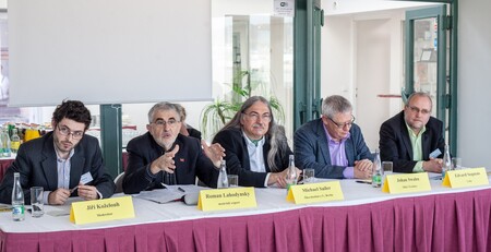 Německo, Švédsko či Finsko se od nás liší především tím, jak otevřená a transparentní je to debata. Vyplývá to z informací, které dnes zazněly na tiskovém brífinku k dnešní odborné konferenci Jaderný odpad – nechtěné dědictví jaderné energetiky, kterou pořádají Jihočeské matky, Hnutí DUHA a Calla.