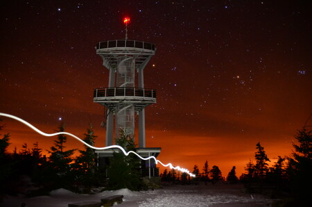 V internetovém hlasování o nejkrásnější fotografii Jizerských hor se stal vítězem snímek pana Jakuba Jirkůva s názvem Bivak na Smrku.