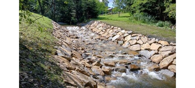 Migračně prostupný balvanitý skluz v Rajnochovicích.