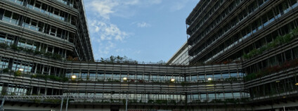 Ředitelství Daimler v Untertürkheim, Stuttgart Foto: Bogdan Tapu Flickr