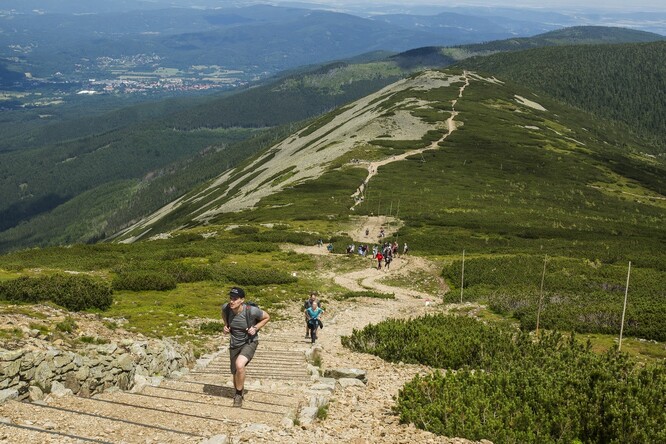 Turisté na Obřím hřebeni.