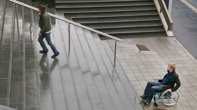 Jet a nemuset přemýšlet nad trasou? Pohádka.