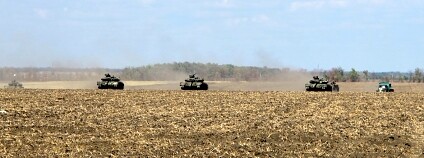 tanky na poli Foto: Taras Gren / Ministry of Defense of Ukraine Flickr
