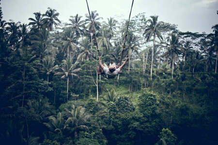 Fotky spokojených turistů mohou vesničanům vydělat víc peněz, než když se budou živit pytlačením. Ilustrační snímek.