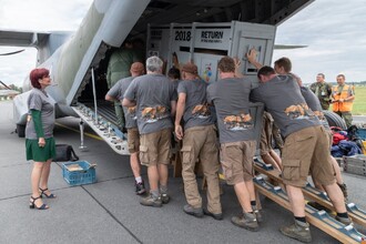 19.6.2018 ve 13 hodin a 45 minut odstartoval z kbelského letiště vojenský letoun CASA se čtyřmi klisnami koně Převalského na palubě.