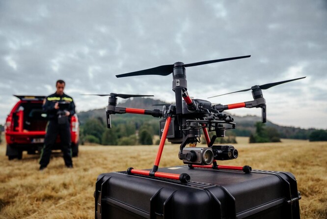 Drony plnily specifické úkoly, každý model je určený na jinou práci. Některé například dovedou vytvářet mapy a fotorealistické 3D modely terénu.