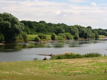 Na nově zařazeném území by měla být mozaika luk, drobných lesních porostů s mokřady, tůněmi a prameniště, několik rybníků a dolní část nivy toku Bílovky. Ilustrační snímek.