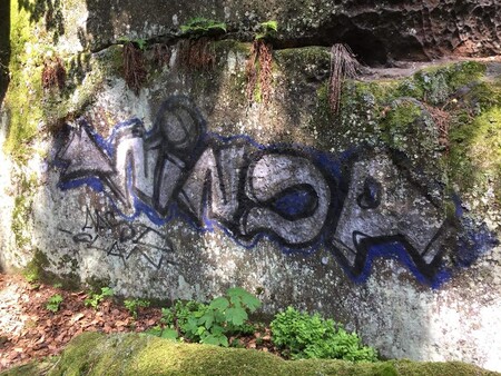 Škody způsobené sprejerem v Prachovských skalách na Jičínsku jsou nevyčíslitelné. / Ilustrační foto