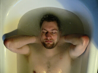 Vodou z koupání lze vcelku dobře zalít záchod.