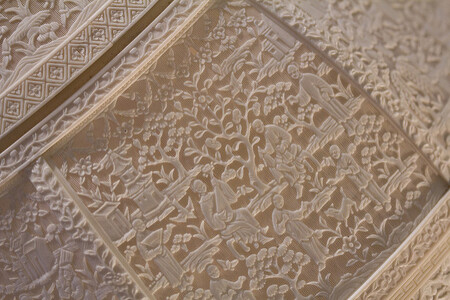 "Řezby, rytiny a výrobky ze slonoviny jsou jedněmi z nejcennějších uměleckých předmětů. Jsou ryzím ztělesněním bohaté čínské kultury, je to čínské nezpochybnitelné kulturní dědictví. A po více než čtyři desetiletí je Čína vystavena mezinárodnímu tlaku, že je to celé špatně,“ míní Peter Li.