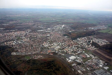 Vedení Středočeského kraje je proti stavbě obchodního domu v kladenské lokalitě Růžové pole. / Ilustrační foto
