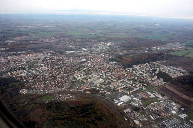 Biomasou teplárna nahradila téměř 10 000 tun uhlí a zmenšila tak množství emisí.