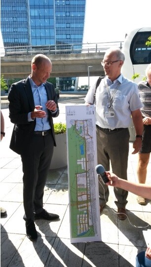 Christian Nyerup Nielsen, z dánské pobočky Ramboll a Tomáš Metelka z české pobočky vysvětlují koncepci Ørestadu.