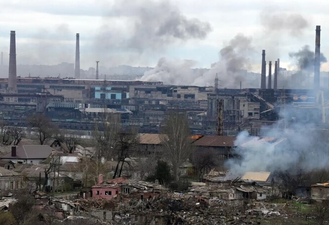 Azovstal během těžkých bojů (26 April 2022).
