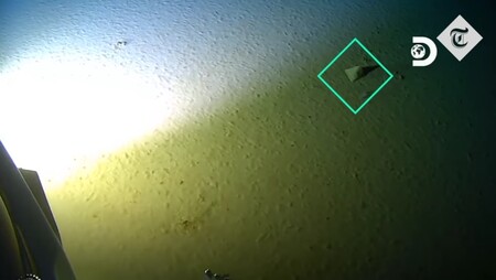 Americký výzkumník Victor Vescovo při ponoru na dno Mariánského příkopu v Tichém oceánu objevil plastový odpad.