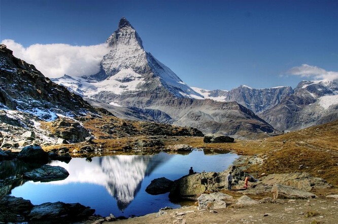 Změny se dotknou obcí Zermatt v jižním Švýcarsku a Cervinia v severozápadní Itálii pod Matterhornem, sedmou nejvyšší horou Alp.