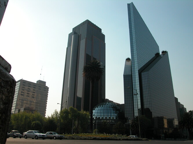 To, že se město na některých místech propadá, zaznamenali vědci už na počátku 20. století.