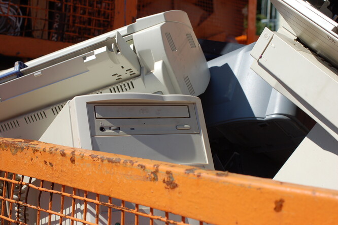 Vysloužilá výpočetní technika