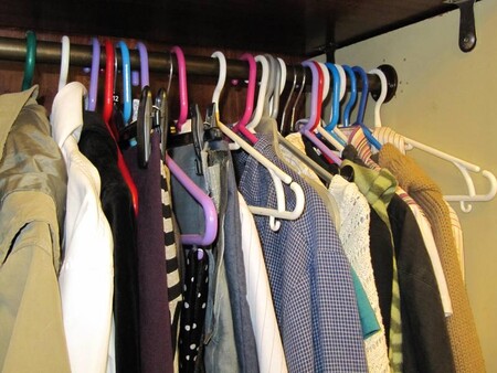 Každý se může zapojit do kampaně prostřednictvím sociálních sítí. Stačí vyfotit se v oblečení naruby, snímek umístit na sociální sítě, doplnit značkou výrobku a dotazem se zeptat výrobce na původ oblečení.