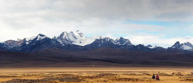 Největší část ledovců v tomto regionu připadá na Peru a Bolívii, menší procento pak na Ekvádor, Kolumbii, Venezuelu a Chile.