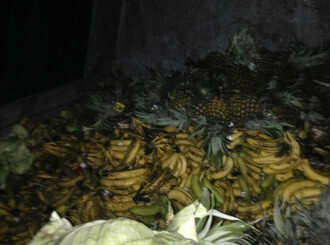 Kontejner za islandským supermarketem.