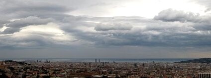 Barcelona máí velké problémy se znečištěným ovzduším. Foto: Héctor Rubio / Wikimedia Commons