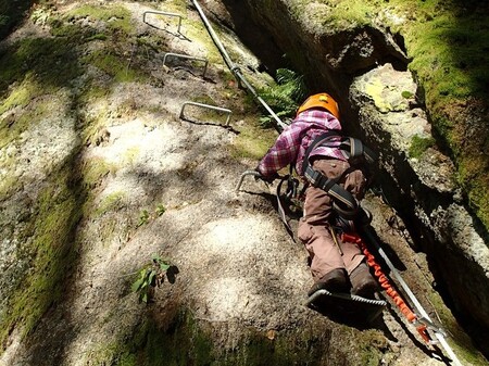 Na nejsnadnější části mohou vyrazit i děti nebo méně zkušení lezci