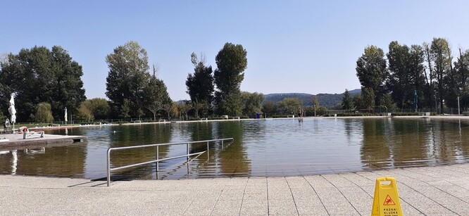 Koupací jezero Biotopu Radotín