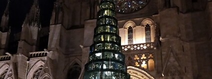 Skleněná socha vánočního stromu v Bordeaux Foto: Bernard Blanc Flickr