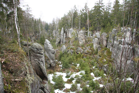 Starostové se obávají toho, aby případná těžba nenarušila vodní zdroj v takzvané Polické pánvi a také nepoškodila turistický ruch