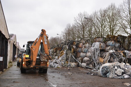 Skládka nelegálního odpadu v Bulovce je jedinou, jejíž likvidaci Liberecký kraj financuje. Přihlásil se k tomu po předchozí dohodě s Českou inspekcí životního prostředí a díky možnosti čerpání financí ze státních fondů. V roce 2014 uzavřel dohodu se sousedním Německem, které přistoupilo na zaplacení a odvezení významné části odpadů, neboť většina z nich pochází právě ze sousedního státu. V republice je podobně zatížených míst s nelegálními odpady celá řada.