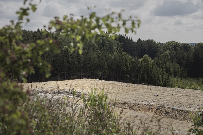 polečnost META Servis původně v pískovně v Kosoři u Prahy provozovala stacionární zařízení k využití odpadů na povrchu terénu. Ilustrační snímek.