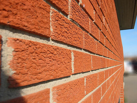 Arnika sebrala vzorky v 15 budovách včetně běžných domácností, kanceláří, školních učeben či rozhlasových studií, kde se nachází větší množství elektroniky. / ilustrační foto