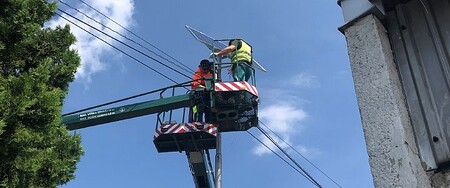 Technické služby Zlín testují sestavu pro veřejné osvětlení tvořenou solárním panelem, lithiovou baterií a LED technologií.