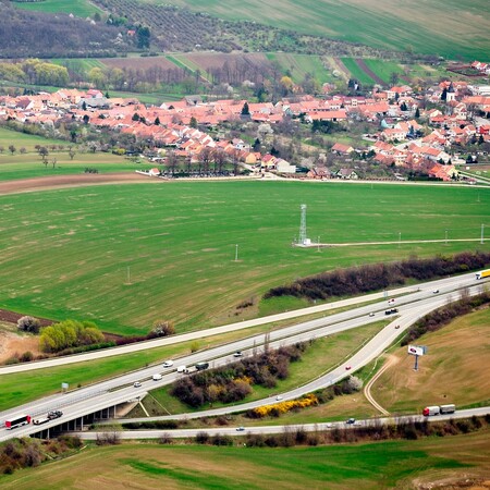 Plánované rozšíření obchvatu Loun nebude mít zásadní vliv na přírodu. Ilustrační snímek.