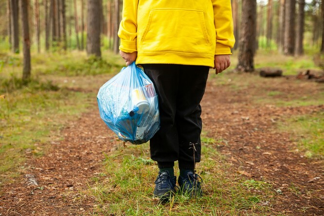 Když to dítě nějak prožívá, můžeme mu dávat výzvy, úkoly nebo podněty, které sice třeba „nic“ nezachraňují, ale je to nějaký postoj, buduje to jeho hodnoty a můžeme na tom v budoucnu stavět.