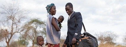 Hlavní cenu na mezinárodním festivalu Ekofilm v Brně v pátek získal ghanský snímek režisérky Julie Dahr Děkujeme za déšť. Jde o autentickou výpověď keňského farmáře, který natáčí škody způsobené klimatickou změnou jeho rodině a vesnici.