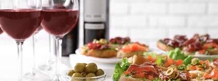 Silvestrovský stůl Foto: Depositphotos