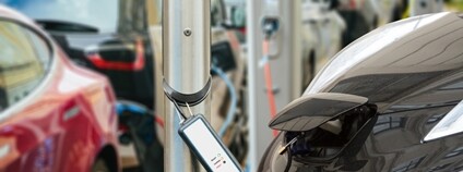 Nabíjení elektromobilů Foto: Depositphotos