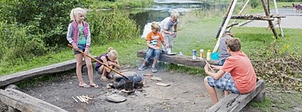 Táborák u vody Foto: Depositphotos