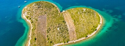 Ostrov Galešnjak mající tvar srdce v Chorvatsku Foto: Depositphotos