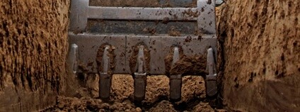 Bagr v akci Foto: Depositphotos