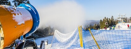 Sněžné dělo Foto: Depositphotos