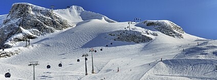 Sjezdovky na rakouských svazích Foto: Depositphotos