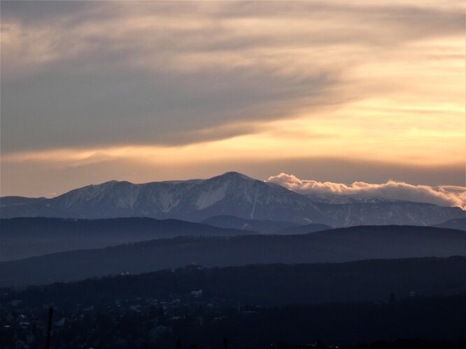 Pohled na Alpy z Vídně.