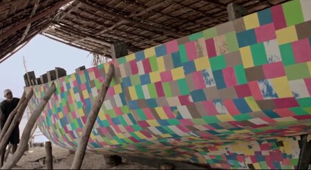 Loď vyrobená pouze z recyklovaných plastů byla v sobotu spuštěna na vodu v Keni v rámci projektu FlipFlopi.