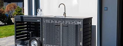 Zahradní kuchyně je kompozitem textilního reckylátu a LDPE. Foto: Dimatex/TUL