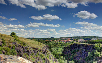 Divoká Šárka - přírodní učebna pro mladé geology.